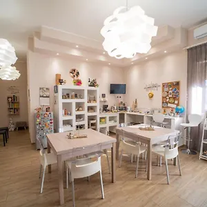 Couette-café Holidays, Lecce